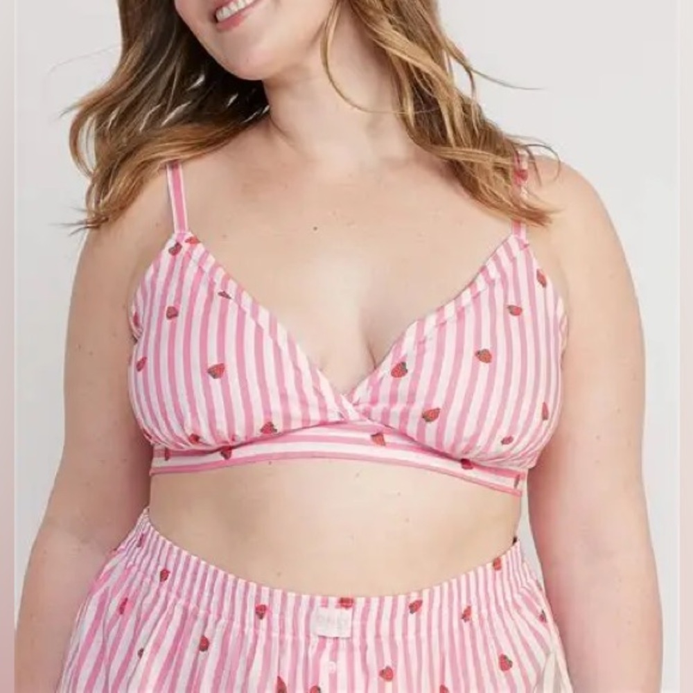 Old Navy Strawberry Jammin' Printed Smocked
Bralette Pajama Top Size XL NWT